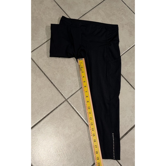 LULULEMON F&F CROP LEGGING 19” POCKETS DARK BLACK COLIR SIZE 6 WAIST 12.5” - Picture 5 of 10